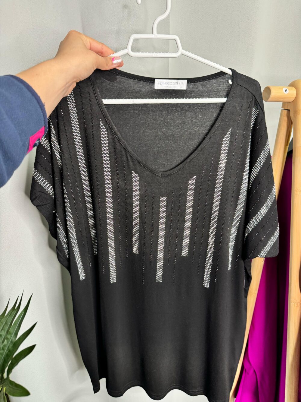 Camiseta negra-brillos plata-Talla M/L